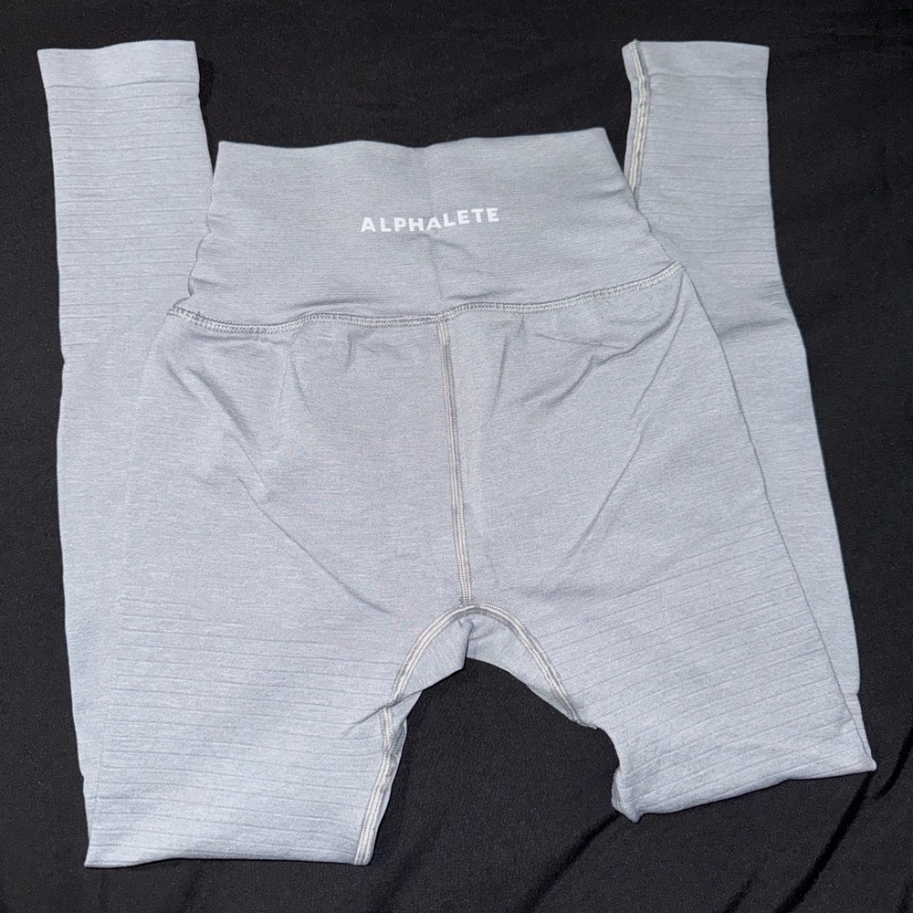 Alphalete Revival Light Gray High-Waisted Leggings
